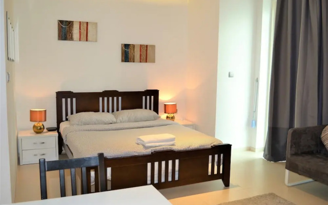 AST - Modern studio flat with balcony