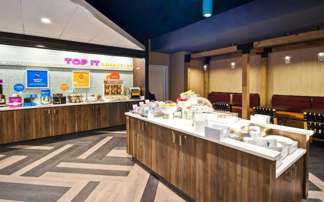 Tru by Hilton Sterling Heights Detroit