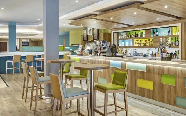 Holiday Inn Cardiff - North M4