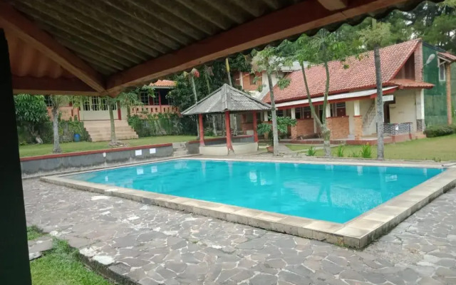 Cunang Hill Hotel & Resort