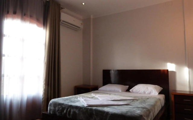 Luxor Plaza House