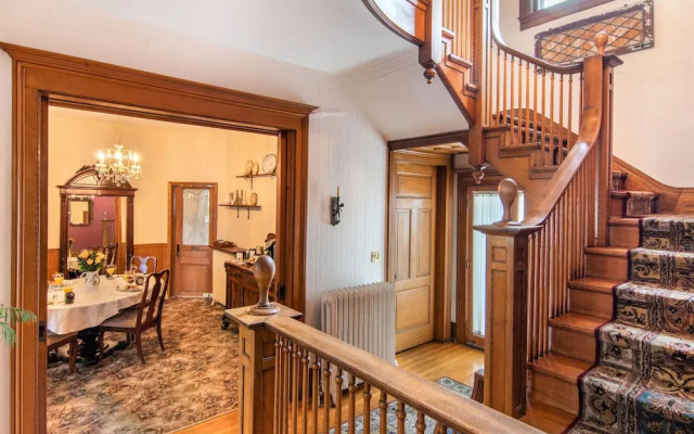 The Lamplighter Bed & Breakfast of Ludington