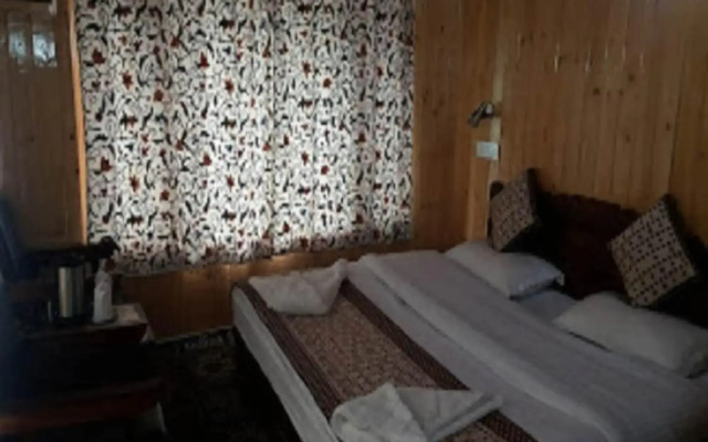 Oyo 18770 Hotel Indian Palace