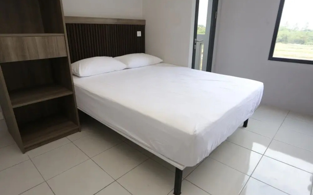 Aurora Rooms Riverdale