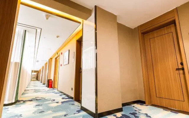 Wuxiang Hotel (Tongren High-speed Railway Station)