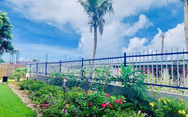 Romantic Holiday Garden
