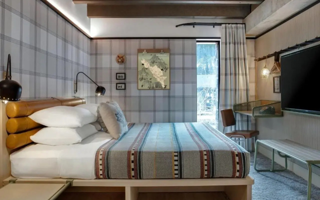 Moxy Banff