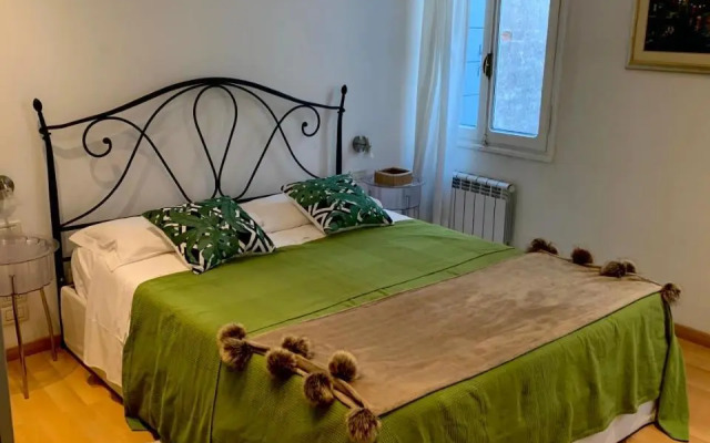 REGINA - ROMANTIC STUDIO near RIALTO