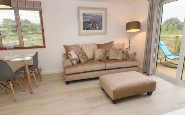 12 Meadow Retreat