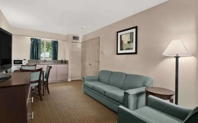 Ramada Limited & Suites - Clearwater