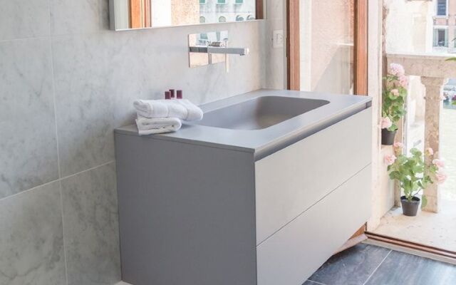 Luxury Apartment On Grand Canal