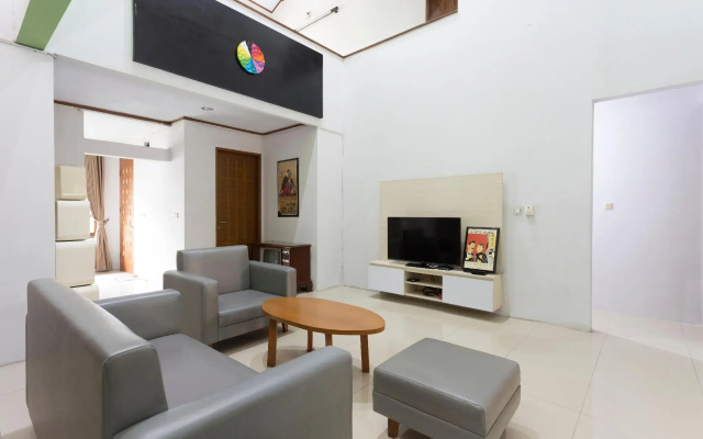 RedDoorz Plus near Cilandak Town Square 2