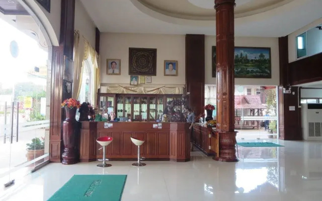 Ladtana Phetarmonchai Hotel