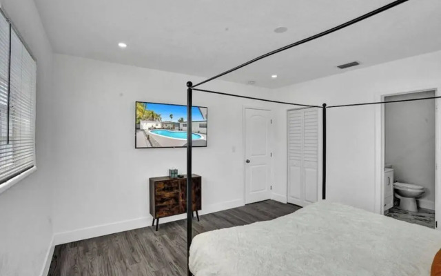 Spacious Home With Heated Pool