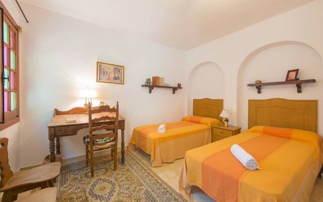 Villa - 5 Bedrooms with Pool, WiFi and Sea views - 104968