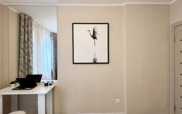 Мун72 на улице Джанбровского, д. 4