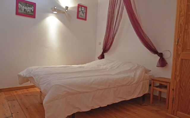 Chic Farmhouse With Swimming Pool in Prunet-et-Belpuig