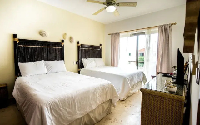 Paseo Del Sol Reef 305 3 Bedroom Condo by RedAwning