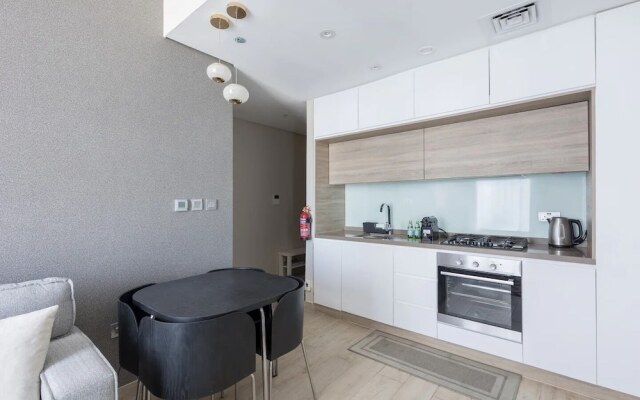 Bright 1BR sea view and balcony