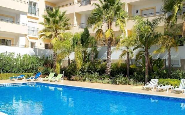 A04 - Large Modern 1 bed Apartment with pool by DreamAlgarve