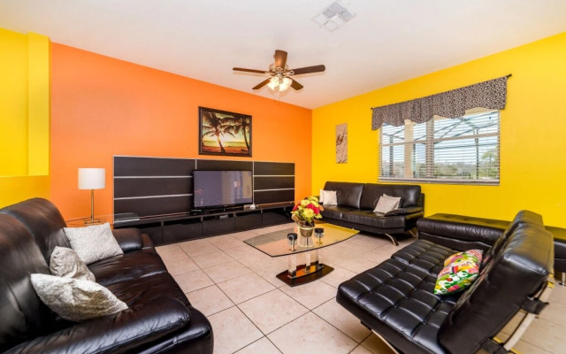 4 BR Crystal Cove Sleeps 10