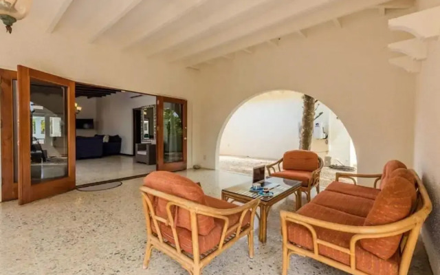 Villa Allegra Family Vacation Home w Pool BBQ