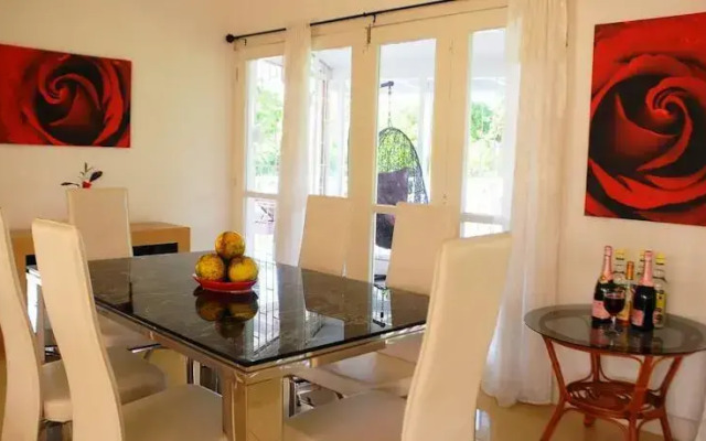 Villa Patiently Waiting