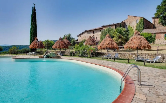 Farmhouse in Tuscany Near Petriolo Spa