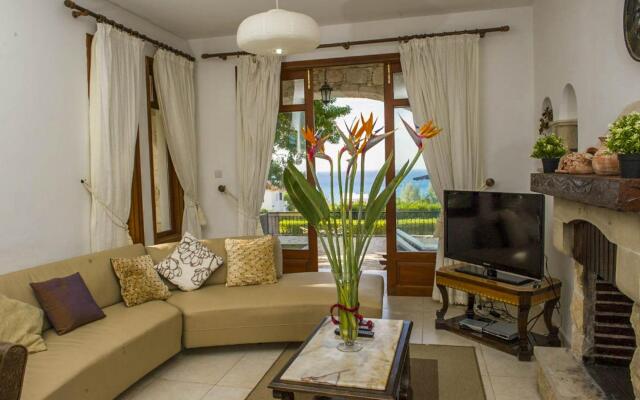 Villa Minoas Large Private Pool Walk to Beach Sea Views A C Wifi Eco-friendly - 2565