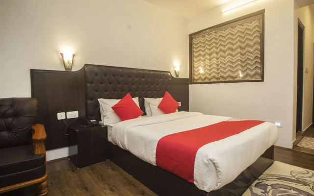 OYO 16637 Tiara Regency