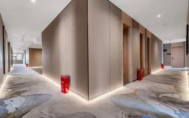 Yaxi Hotel(FenghuangLake Qingbajiang District)