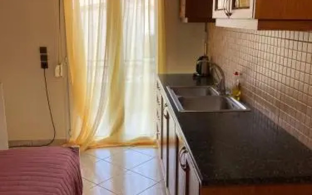 Mavros Molos Beach Rooms