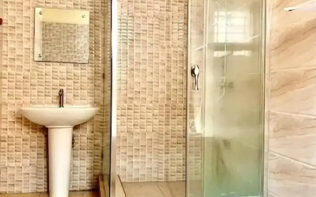 Vintage Suites and Apartment