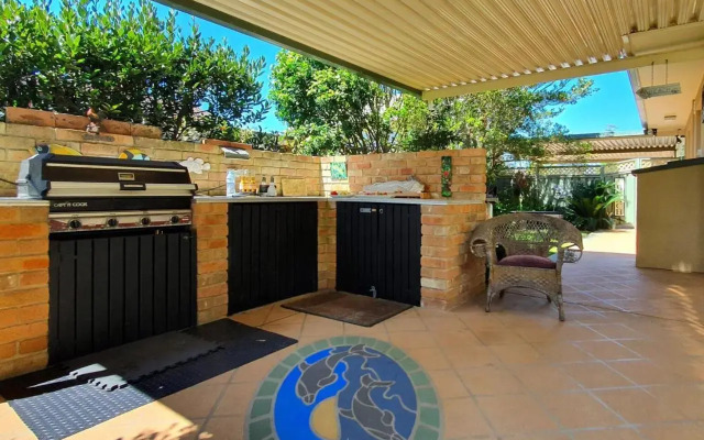 Pelican Beach House 2 Macleay Street