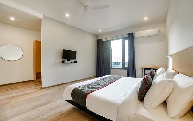 OYO Townhouse 213 Artemis Hospital