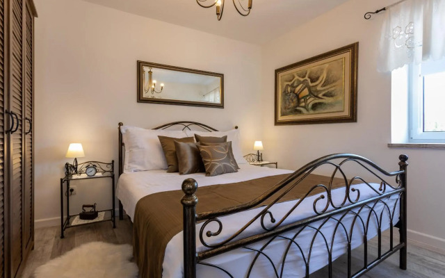 Relax Village Home Mare