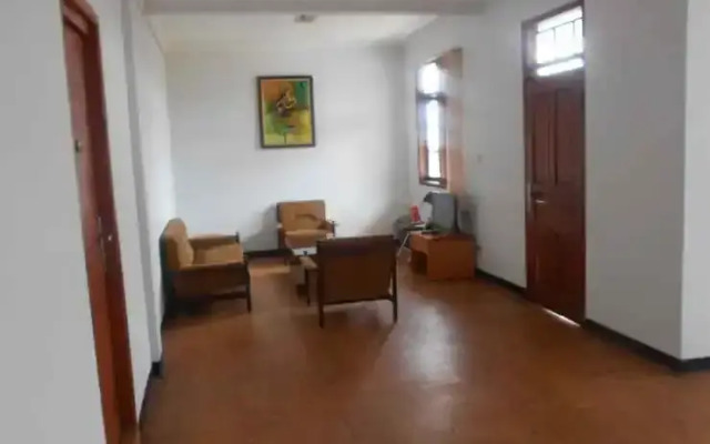 Rumah Syariah & Kolam Renang Bugenville Guesthouse