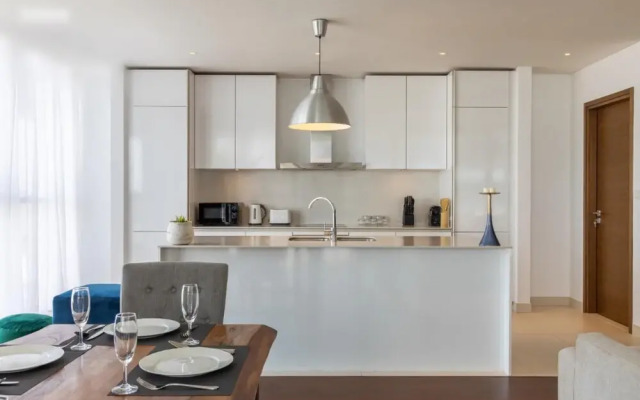 7 Min to Beach 2 BR City Walk