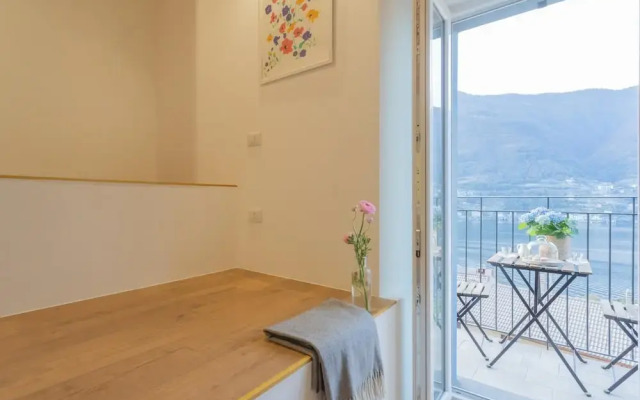 Pozzo Vertical Apartment With Garden and Parking