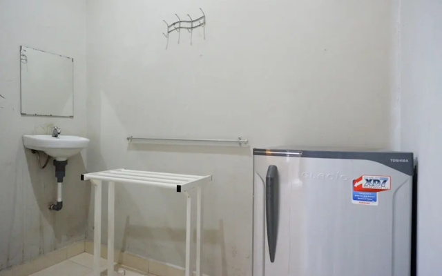 RedDoorz near Mutiara SIS Al Jufrie Airport Palu