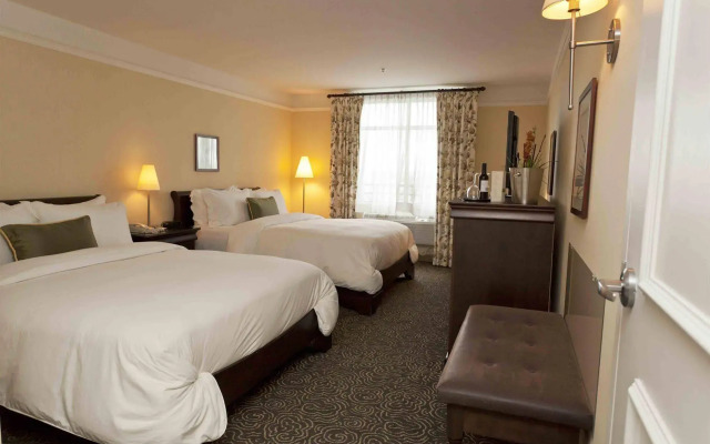 Le St-Martin Hotel & Suites Laval