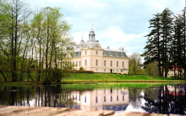Kronovalls vinslott