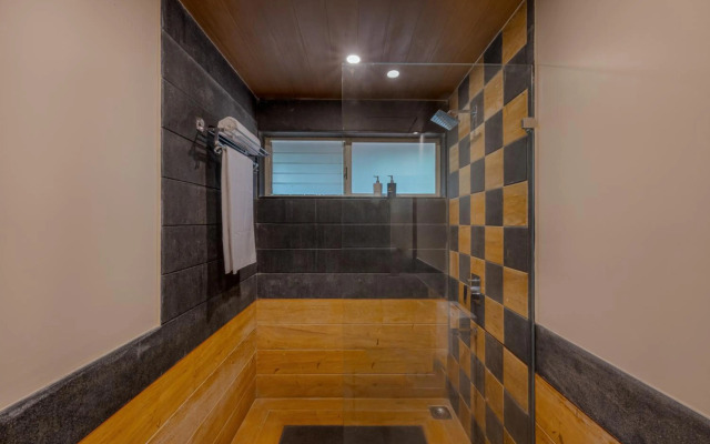 SaffronStays Red Brick House, Panchgani - rustic villa with huge lawn and terrace