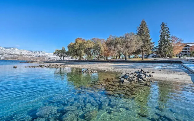 Resort-style Condo w/ Lake Chelan & Mtn Views