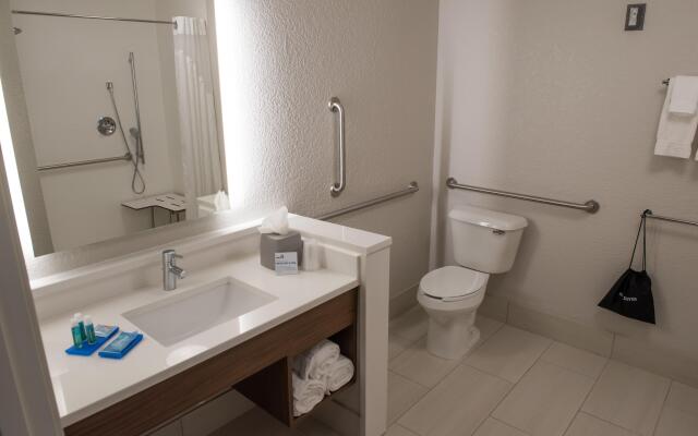 Holiday Inn Express Hotel & Suites East Lansing by IHG