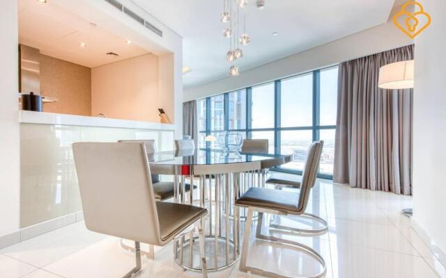 Keysplease 5* 2 B/R Apt, Damac Paramount Residence