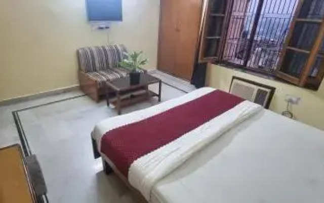 Hotel Shri Hari by OYO Rooms