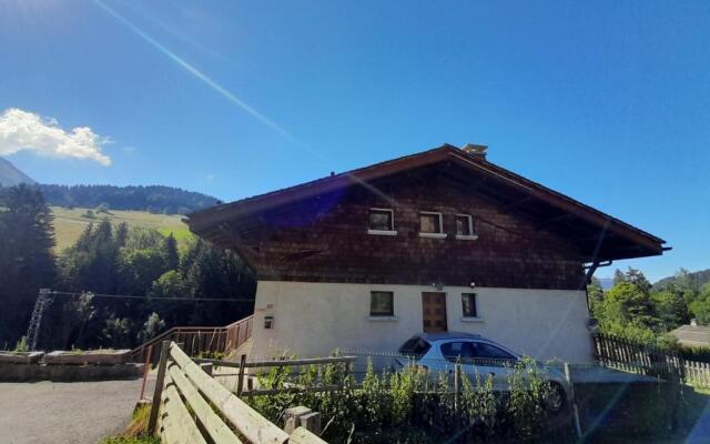 Apartment With GardenBalcon