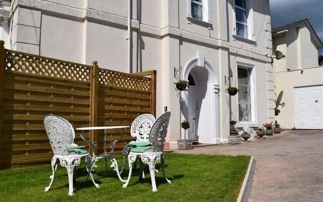 Tor Park Holiday Flatlets