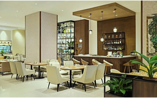 Summit Hotel Greenhills
